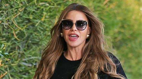 Sofia Vergara Shows Off Long Legs In Sky High Heels And Jeans With 4 6k Ysl Bag As She Goes To