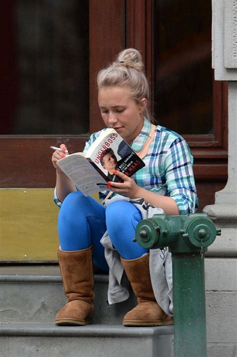 Worse For Wear Hayden Panettiere Caught Smoking And Ring Less In First