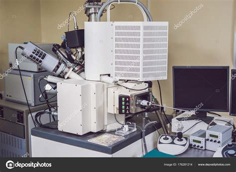 Scanning Scanning Electron Microscope — Stock Photo © Galitskaya 176281214