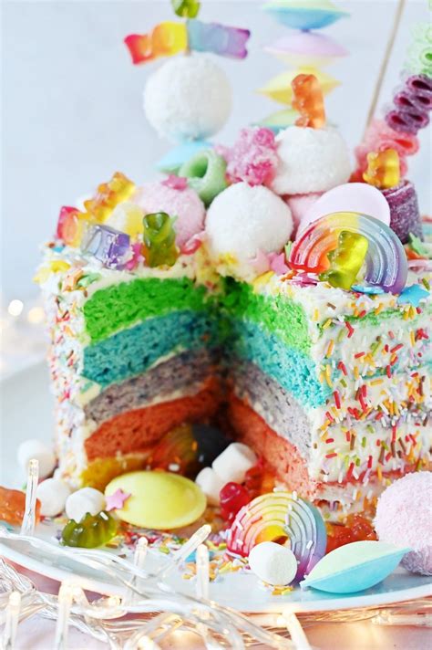 Backofen auf 180 °c (umluft: Regenbogen Torte backen - Rezept für Rainbow Candy Cake ...