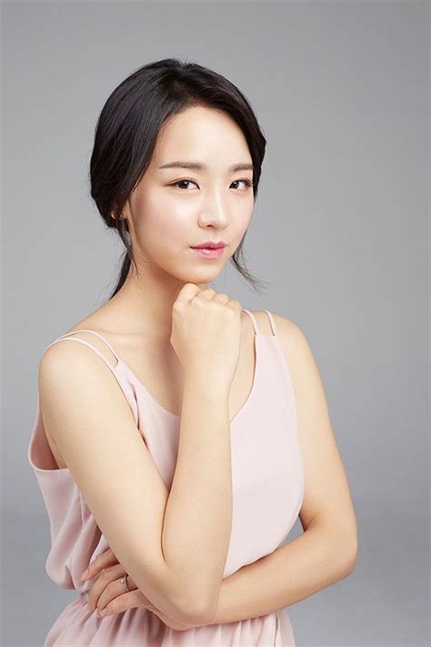 Shin hye sun becomes a ballerina for new romance drama with infinite's l. Shin Hye Sun (신혜선) | 여배우, 배우