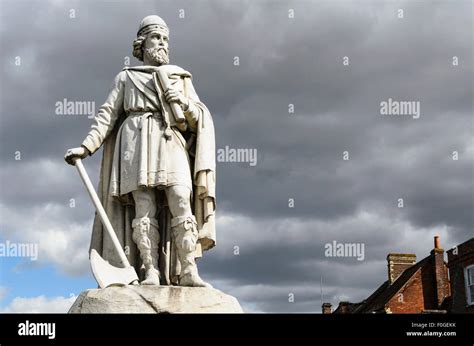 King Alfred Statue Uk England Hi Res Stock Photography And Images Alamy