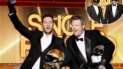 Blake Shelton Luke Bryan Wear Daft Punk Helmets At 2014 Acms Usweekly