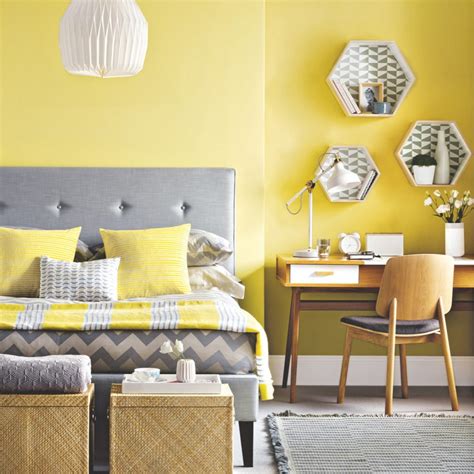 Grey and yellow bedroom design has a perfect color scheme that will make you feel calm for resting and energized when you wake up. Bedroom colour schemes - colourful bedrooms - bedroom colours