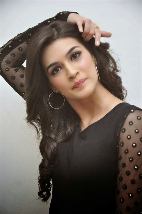 Heropanti Movie New Actress Kriti Sanon Wallpapers And Picture Collection