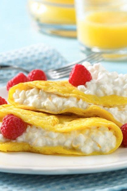 Open Faced Fruit And Cheese Omelette Daisy Brand Sour Cream