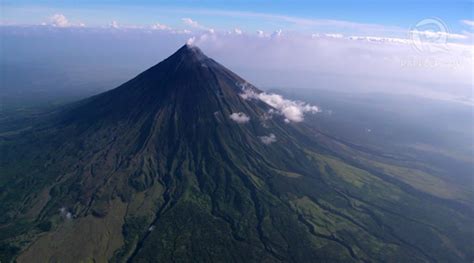 Mayon Crater Glow Indicates Increasing Activity Phivolcs