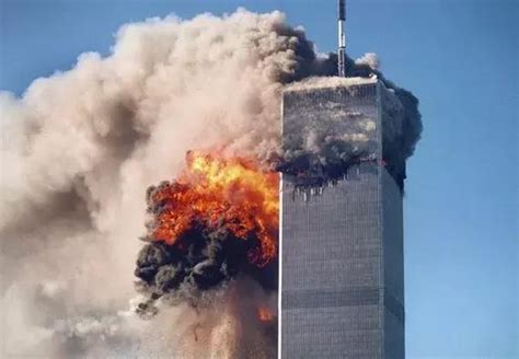 911 (remix) はキングギドラの楽曲。2002年発売。 911はアメリカ同時多発テロ事件が2001年 9月11日に発生したことによる俗称の一つ。9.11事件とも。 華氏911はアメリカ同時多発テロ事件関連のドキュメンタリー映画。 911事件，18年后全程高清还原（震撼） - 知乎