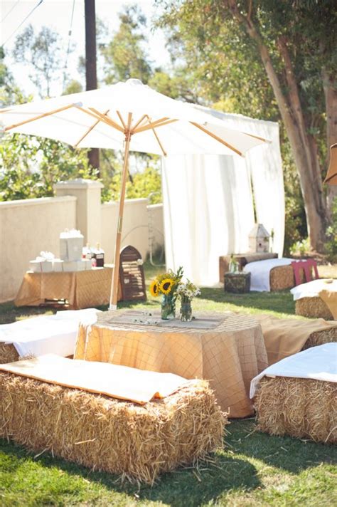 Stunning Hay Bale Seating Ideas That Are So Cheap