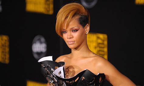‘umbrella The Story Behind Rihanna S Global Smash Hit