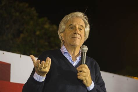 El presidente de uruguay, tabaré vázquez, auguró hoy un crecimiento acumulado entre 2015 y 2019 del 10,9 % para su país, periodo en el que sus naciones vecinas se enfrentarán a porcentajes. Staatsbesuch des italienischen Präsidenten in Uruguay ...