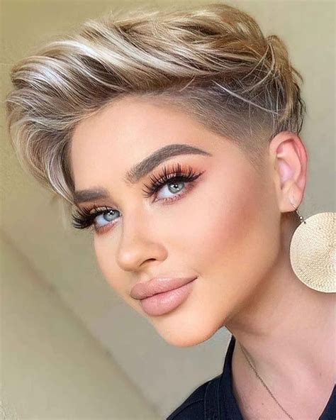 27 Low Maintenance Short Haircuts For A Trendy Yet Time Saving Look