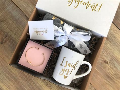 Check spelling or type a new query. Wedding Gifts For The Bride - 25 Unique Ideas She'll Love ...