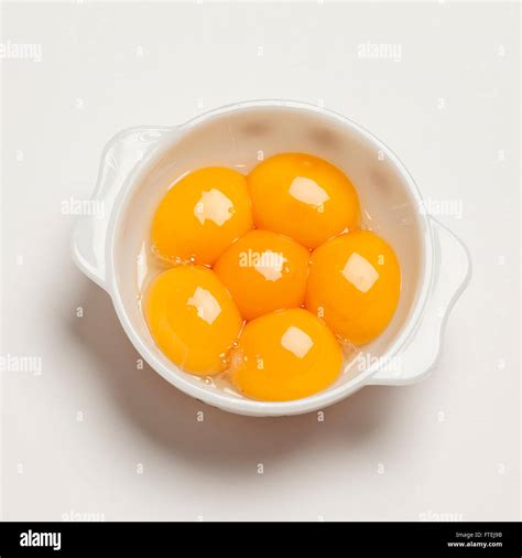 Fresh White Egg Hi Res Stock Photography And Images Alamy