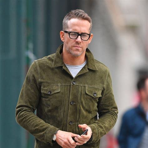 The Best A List Grooming Moves We Saw This Week Ryan Reynolds Style Ryan Reynolds Cafe Racer