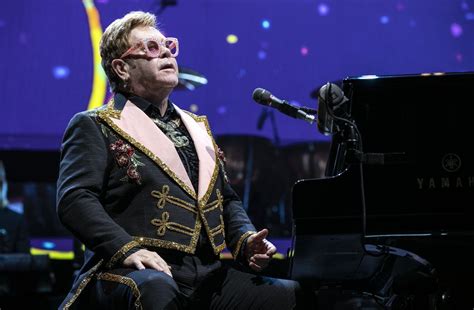 Elton John Pledges 1 Million Towards Australian Bushfire Relief
