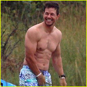 Mark Wahlberg Puts His Ripped Shirtless Body On Display Photo