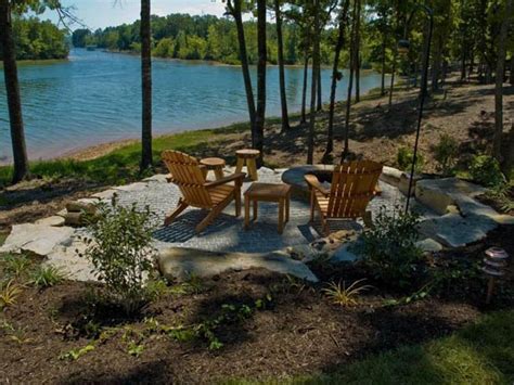 2030 Lake House Backyard Ideas