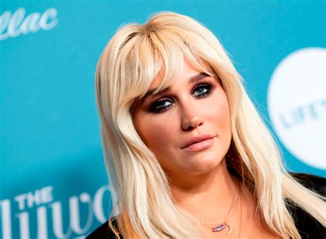 Kesha Shows Her Freckles On Instagram Popsugar Beauty