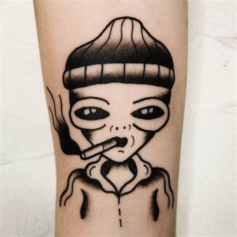 Amazing Alien Tattoo Designs You Need To See Alien Tattoo Tattoo Designs Skull Tattoo
