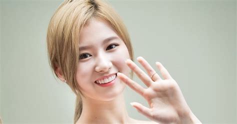 Netizens Praise This Idol S Beauty Daily Korean Showbiz News