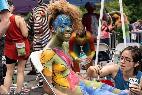 Models Ditch Their Clothes To Become Human Works Of Art In New York City S Annual Bodypainting