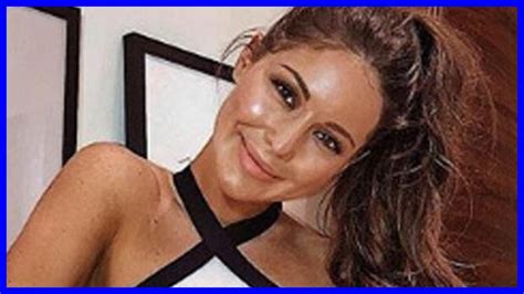 Louise Thompson Flaunts Abs Of Steel In Teeny Sports Bra Bs News Youtube