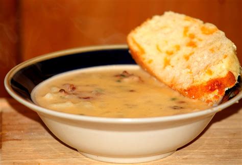 Moms Pantry Potato Bacon And Cheddar Soup With Cheese Bread