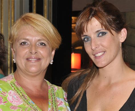 She was born in 1980s, in millennials generation. Inês e Luísa Castel-Branco: mãe e filha juntas em noite de ...