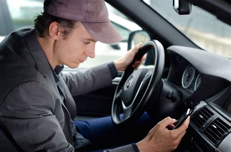 Ten Tips To Reduce Your Risk For Distracted Driving