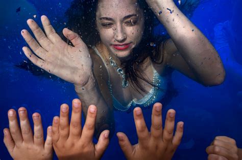 wallpaper hands street water blue underwater nikon australia aqua perth girl smile