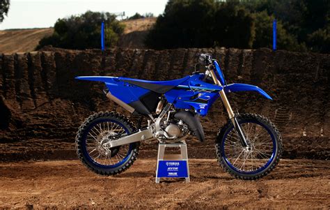 This legendary dirt bike features ultra responsive front and rear suspension systems for agile handling and fast cornering. YZ125 - offroad-motorcycles - Yamaha Motor