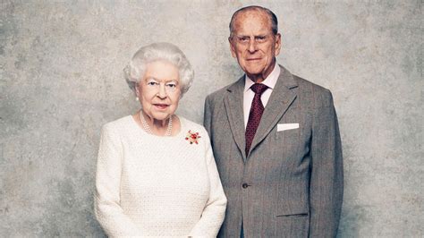 Maybe you would like to learn more about one of these? 70. Hochzeitstag: Die Queen und Prinz Philip stellen ...