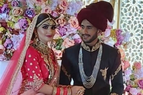 News18 Urdu پاک کرکٹر حسن علی کی ہوئیں ہندوستان کی سامیہ، دیکھیں شادی کی تصویریں Urdu News