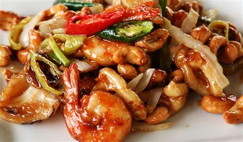 Traditional Chinese Prawns And Cashew Dish Recipe