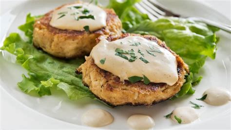 Jumbo lump is more expensive, but has a firmer, meatier texture. Crab Cake Sauce: 13 Sauce Choices to Make a Regional ...