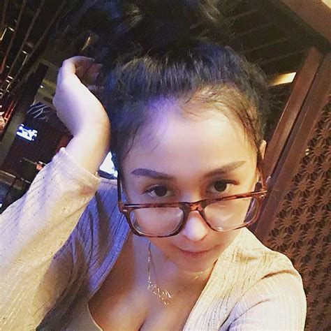 josie putri foto selfie bikin gagal fokus terbaru zona artis lagi