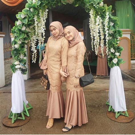 Kebaya rok duyung batik, model kebaya duyung 2020, kebaya duyung brokat, model. Kebaya Modern Muslim Duyung - HijabFest