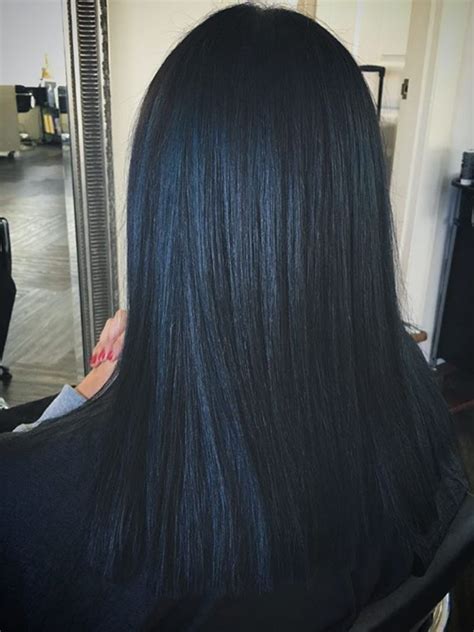 Straight Black Hair With Subtle Blue Highlights Idee Per Capelli