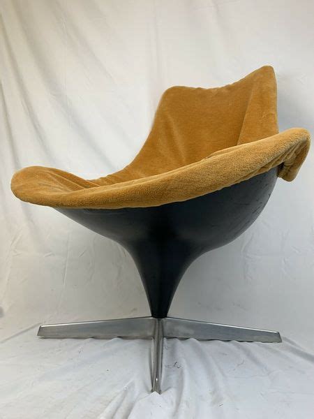 Lurashell Jupiter Swivel Egg Chair Original Mid Century Design Walter S