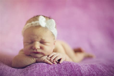 Newborn Photography Made Easy: 3 Poses You Can't Mess Up