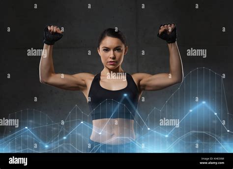 Woman Muscles Flexing Hi Res Stock Photography And Images Alamy