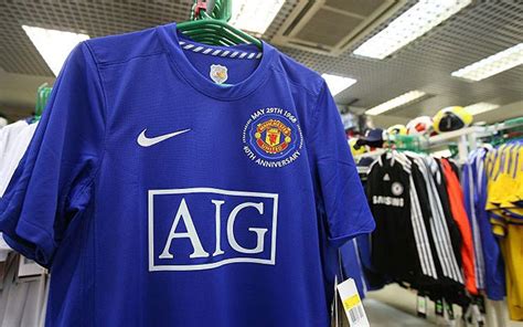 The club was recently confirmed as the world's most valuable sports team and is said to have a fan base of 659 million people worldwide. Manchester United sponsors AIG to end shirt deal with Old ...