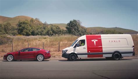 Tesla Plant Vollelektrische Servicefahrzeuge Ecomento De