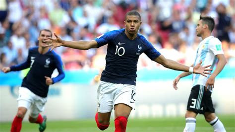 Mbappé began his senior career with ligue 1 club monaco, making his professional debut in 2015, aged 16.with them, he won a ligue 1 title, ligue 1 young player of the year, and the golden boy award. Man City transfer news: Kylian Mbappe, Raheem Sterling ...