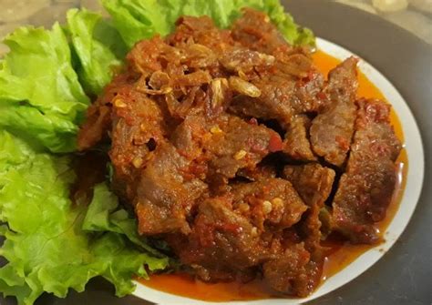 Tekstur dan sensasi pedas gurihnya khas indonesia banget! Daging Balado