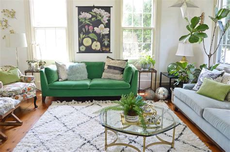 You'll find coffee tables in every shape, size, color, material, & style. 10 Family Room Decor for Make Your Family Relax - Talkdecor