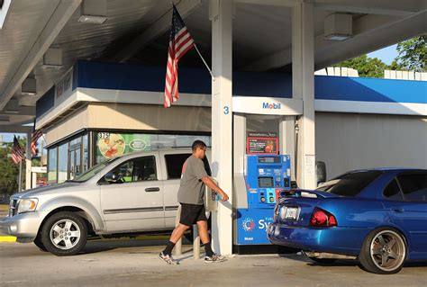 bill to allow self serve at gas stations advances oregon capital chronicle