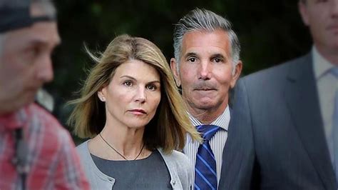lori loughlin husband plead guilty in college admissions scandal