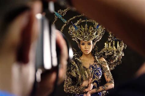 Miss Indonesia Dea Goesti Rizkita Takes Home Prize For Best National